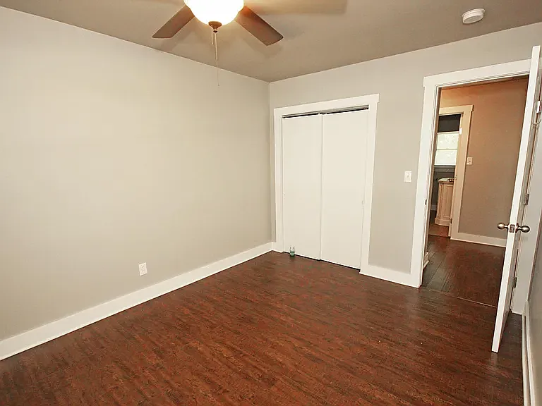1205 W Brooks St — Photo 13