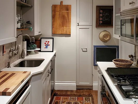 Rented by Douglas Elliman | media 22