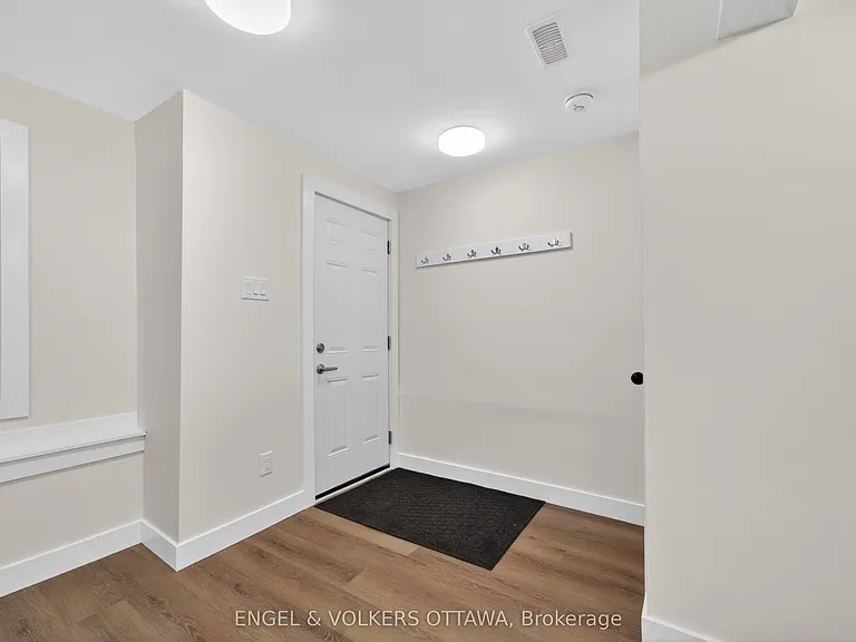175 James St #B — Photo 2