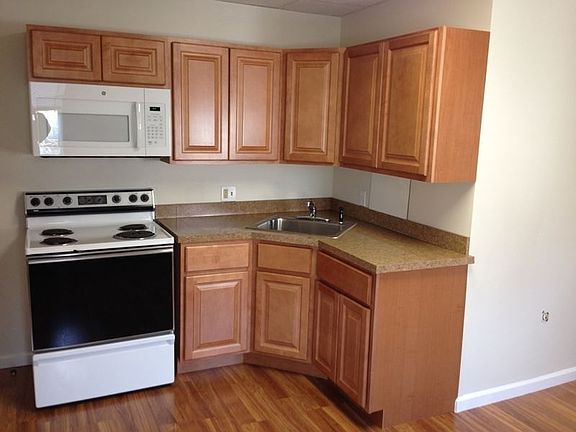 2nd image of 630 N Christian St APT 3