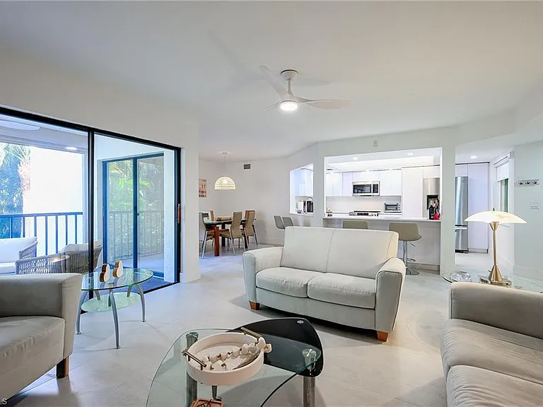592 Beachwalk Cir #N-202 — Photo 8
