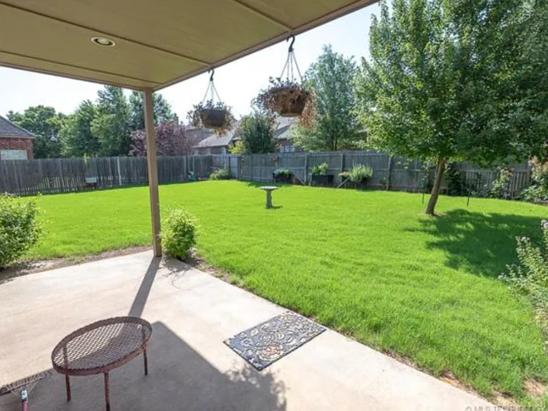 4201 W Kent St — Photo 29