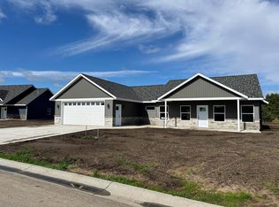 911 8th Ave NW, Perham, MN 56573