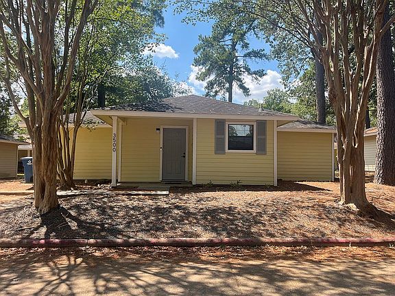 2nd image of 3500 Balboa Cir