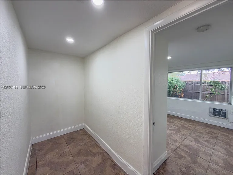 410 Pinecrest Dr — Photo 13