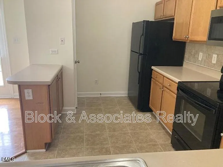 8346 Glenwood Springs Ct — Photo 8