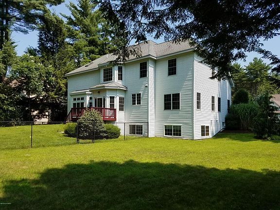 5th image of 26 Essex Ct