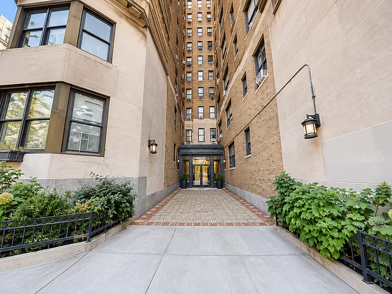 780 Riverside Dr #3 — Photo 10
