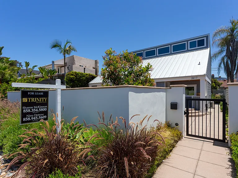 You'll love staying in this amazing beach house, with its comfortable bedrooms & spacious living areas!