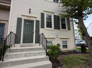 2376 Hunters Square Ct, Reston, VA 20191