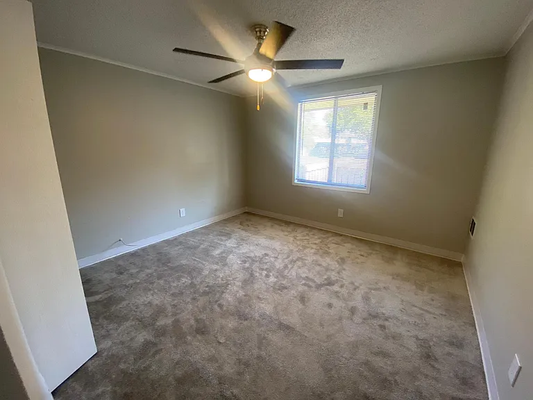 17873 Thelma Ave #1 — Photo 10