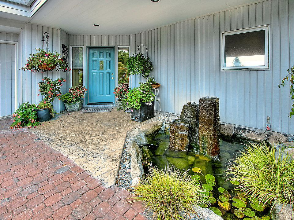 Tranquil front fountain