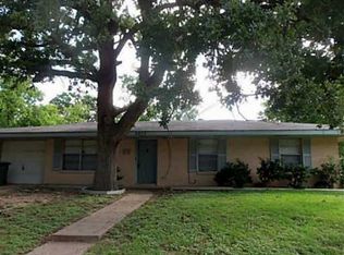 2203 Franklin Dr, Bryan, TX 77801