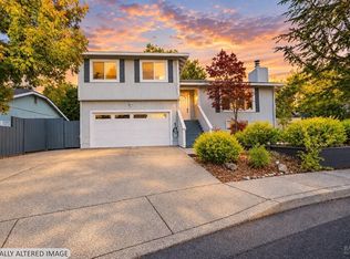 467 Harper Ct, Windsor, CA 95492