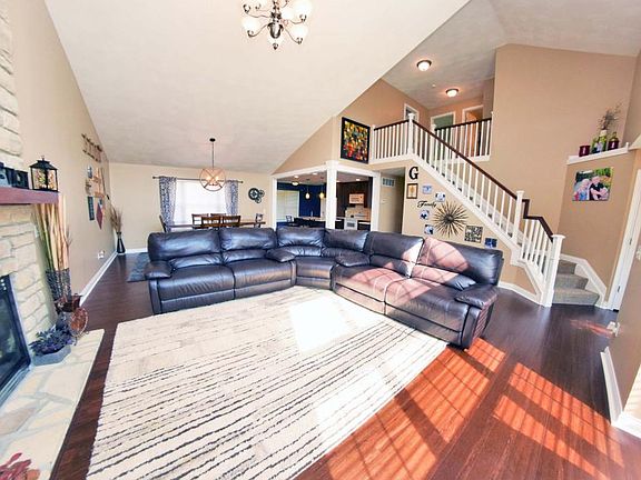 2nd image of 20383 Alpine Dr