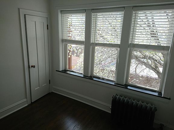 5th image of 6424 N Seeley Ave #2