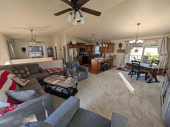 2nd image of 210 Ellis Ave