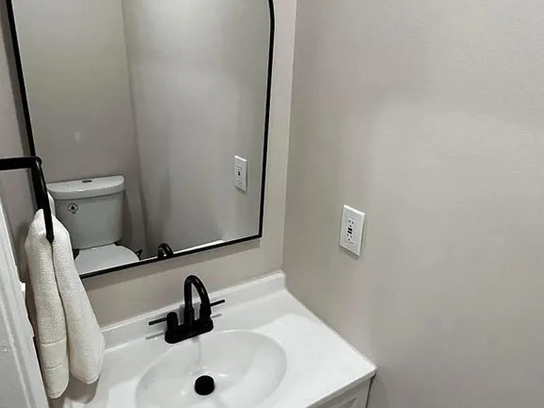 2317 E Fayette St — Photo 17