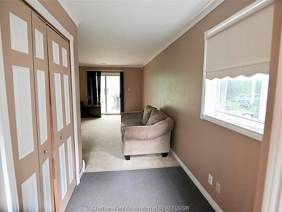 4th image of 24 Lisgar St S