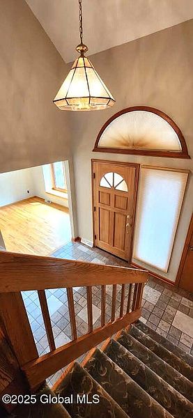 5th image of 210 Featherwood Court