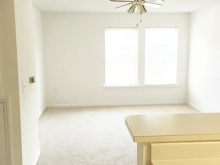 Hunt Park Senior Apartments — Photo 4
