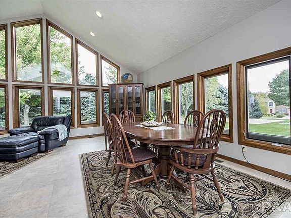 4th image of 2315 W Monica Dr
