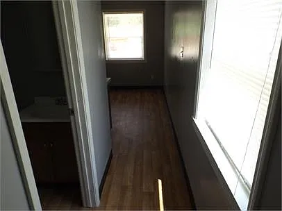 2 bed, 1.5 bath, 895 sqft, $950 — Photo 4