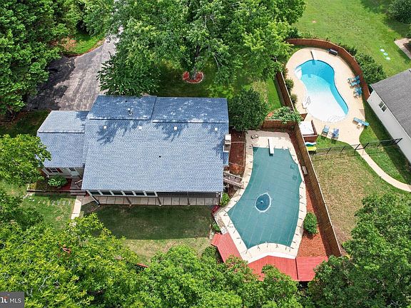 4th image of 3925 Shamrock Ct