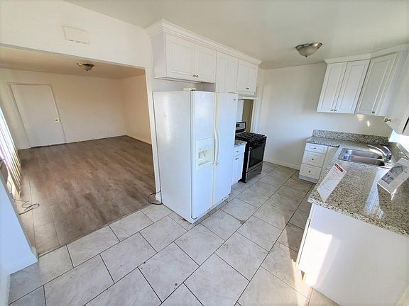 5th image of 625 W D St APT A