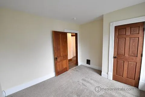 172 N Washington St — Photo 14