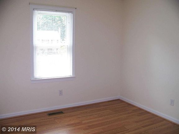 5th image of 10404 Meadowlark Ln