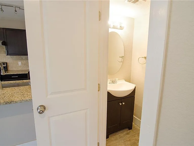 11901 Alpheus Ave #B — Photo 11