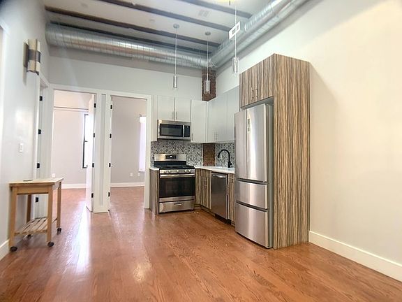 2nd image of 20 Weirfield St #3