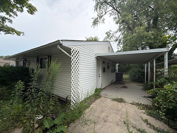 5th image of 204 E Alcott Rd