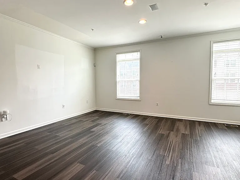 6314 Halsted Ave — Photo 31