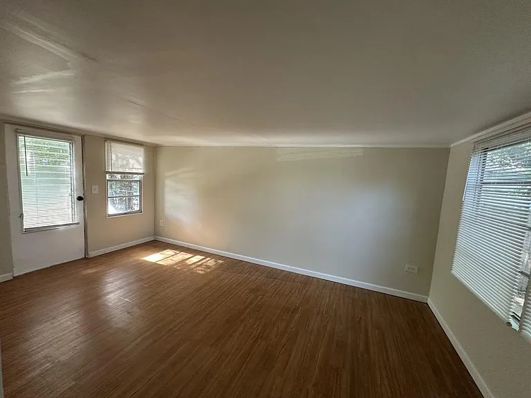 5844 Sunshine Park Dr — Photo 12