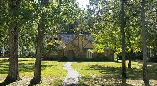1st image of 27076 Holly Dr