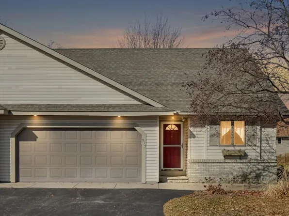 915 Lucille Ct, River Falls, WI 54022