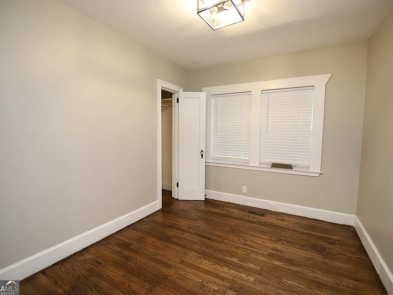 112 Saynor Cir — Photo 4