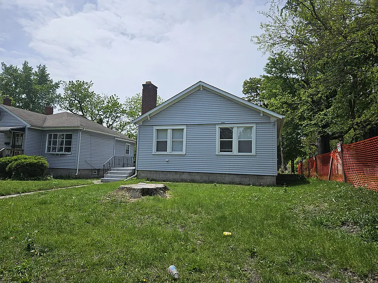4748 Monroe St — Photo 2