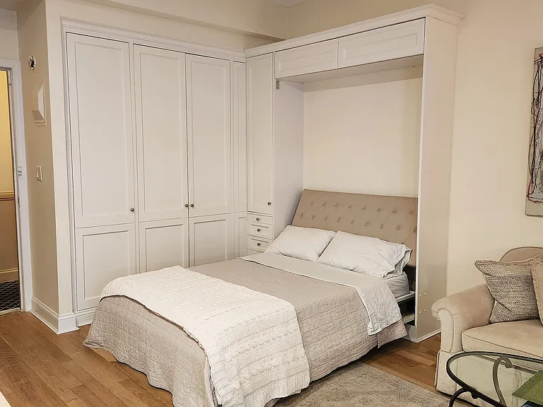 4 Lexington Ave #2F — Photo 7