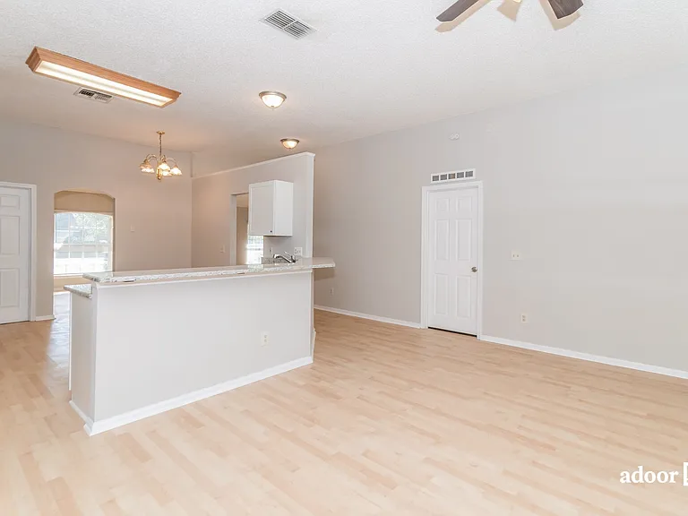 4005 Moresburg Ct — Photo 5