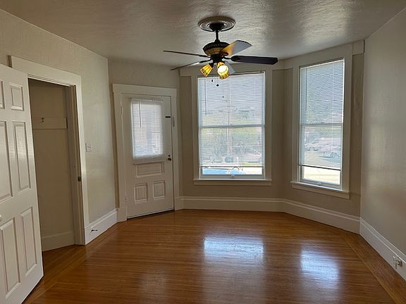 3rd image of 2416 Buena Vista Ave