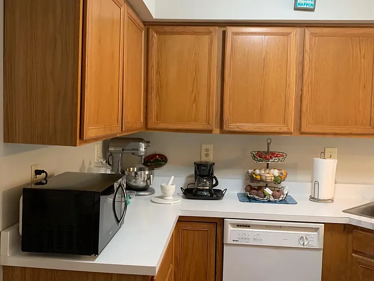374 Hartford Sq — Photo 12