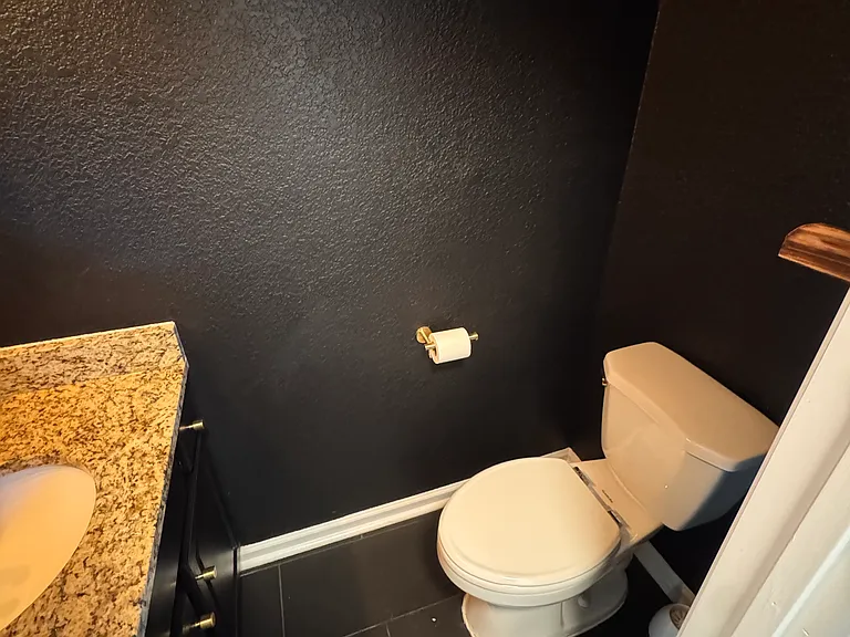 534 Biltmore Dr — Photo 3