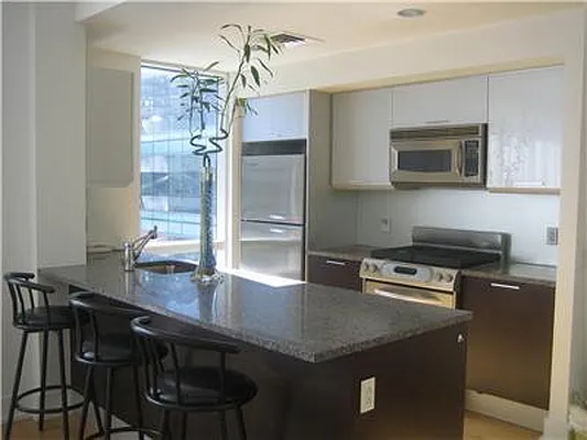 Sold by R New York | media 1