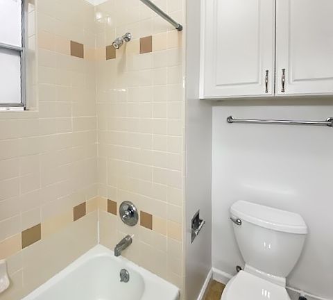 4th image of 900 Powell St APT 14