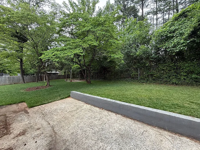 3516 Birch Ct — Photo 9