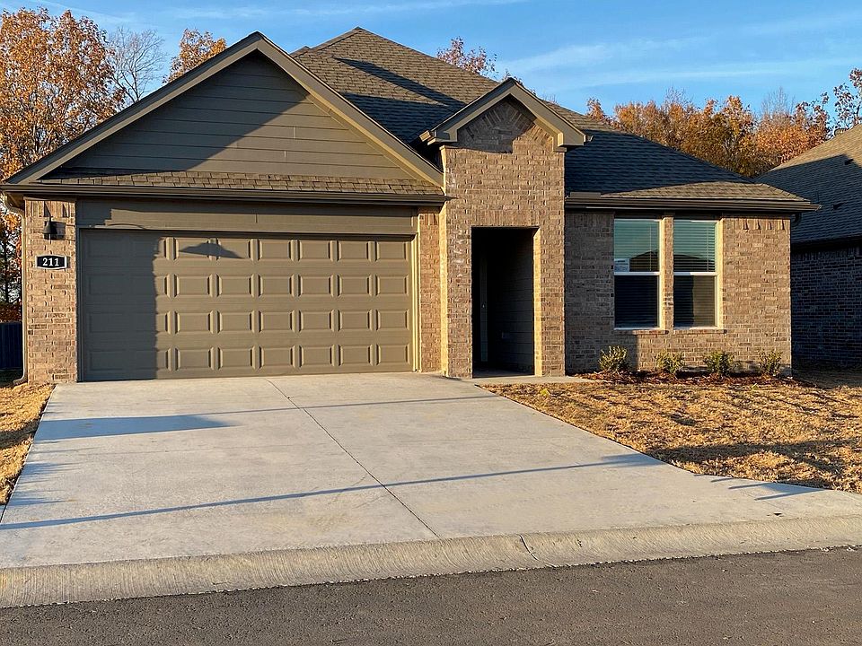 1st image of 211 Lainey Dr