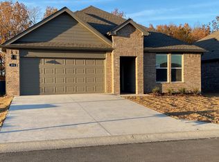 211 Lainey Dr, Maumelle, AR 72113